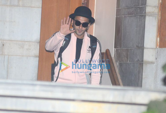 ranveer singh spotted at zoya akhtars residence 1
