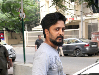 Riteish Deshmukh spotted at Starbucks in Khar-