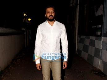 Riteish Deshmukh spotted at friends place in Bandra