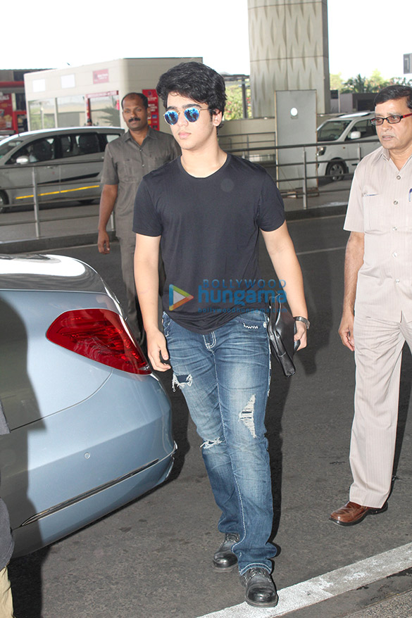 sajid nadiadwala shriya sharan snapped at the airport 6