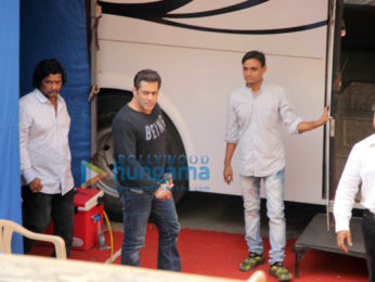 Salman Khan, Varun Dhawan and Ayush Sharma snapped at Mehboob studio in Bandra