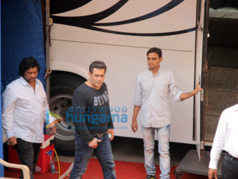 Salman Khan, Varun Dhawan and Ayush Sharma snapped at Mehboob studio in Bandra