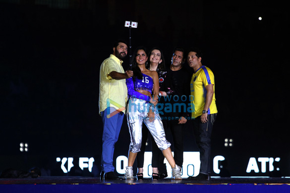salman khan and katrina kaif perform at opening of isl ceremony in kochi 2