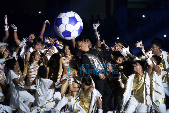 salman khan and katrina kaif perform at opening of isl ceremony in kochi 3
