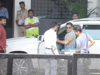 Salman Khan snapped leaving to attend IIFA 2017 in Goa
