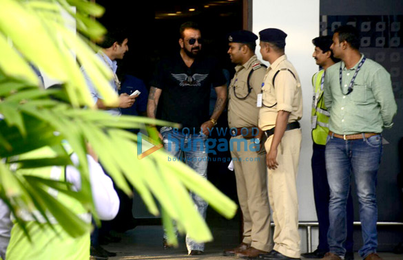 sanjay dutt arrives from jodhpur in a charter flight 1