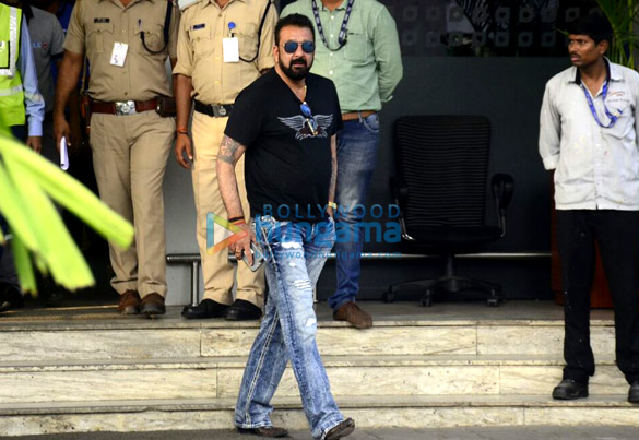 sanjay dutt arrives from jodhpur in a charter flight 3