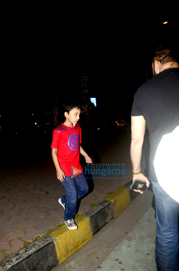 sanjay dutt snapped with his kids at yautcha 4