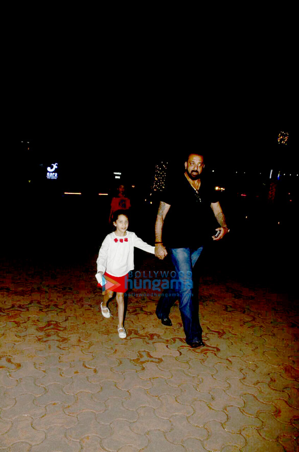 sanjay dutt snapped with his kids at yautcha 5