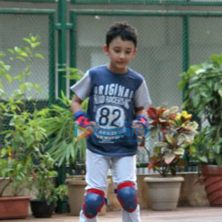 Sanjay Dutt's kids snapped roller skating