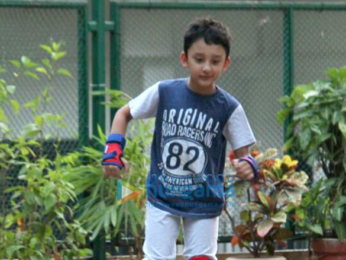 Sanjay Dutt's kids snapped roller skating