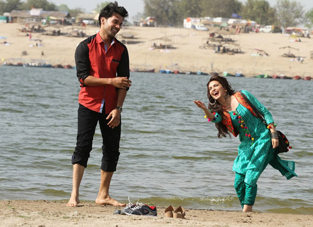 Shaadi-Mein-Zaroor-Aana-005-(16)