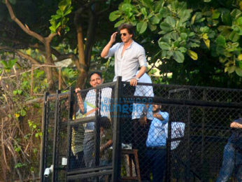 Shah Rukh Khan waves to fans from Mannat on his 52nd birthday