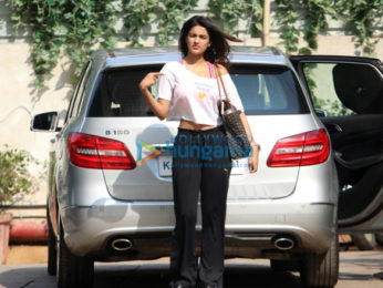 Shahid Kapoor, Nidhhi Agerwal, Karan Singh Grover snapped at gym