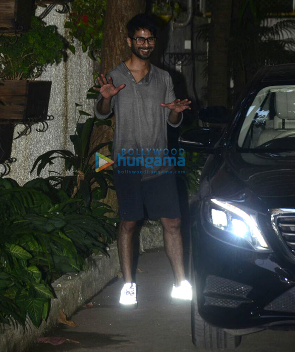 shahid kapoor snapped at sunny super sound 2