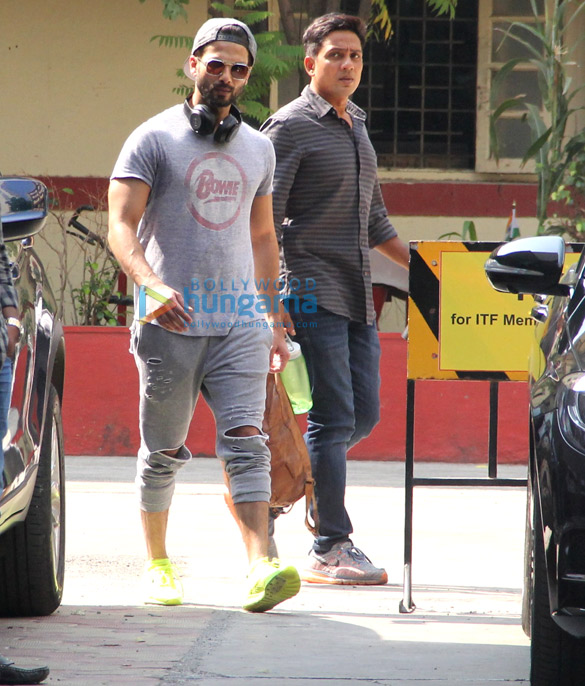 shahid kapoor snapped at the gym 3