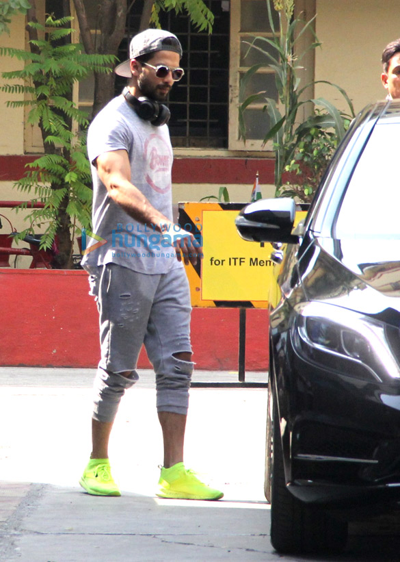 shahid kapoor snapped at the gym 5