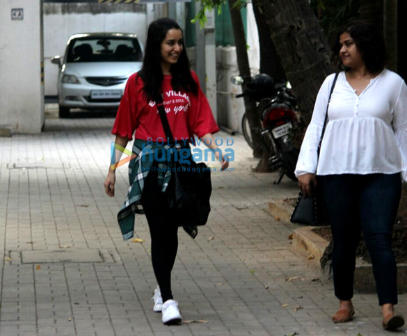 shraddha kapoor snapped at maddock office 3