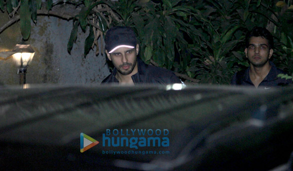 sidharth malhotra spotted at a dance class in bandra 2