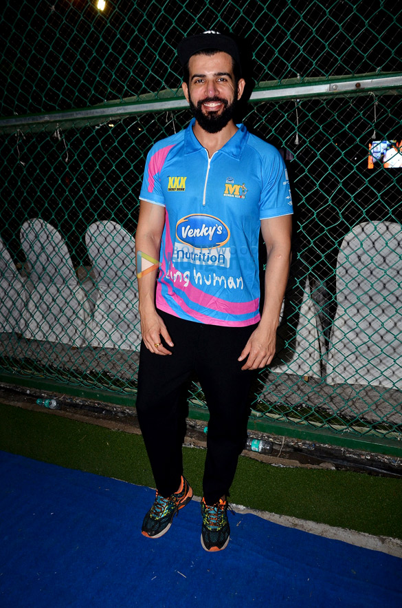 sohail khan and aditya thackeray at a tony premier league match 7