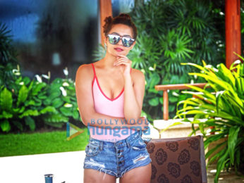 Celebrity Photo Of Surveen Chawla