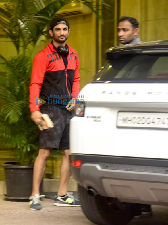 sushant singh rajput snapped post gym session in bandra 2