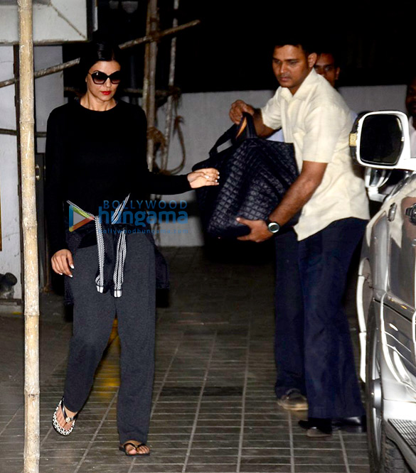 sushmita sen snapped at a clinic 5