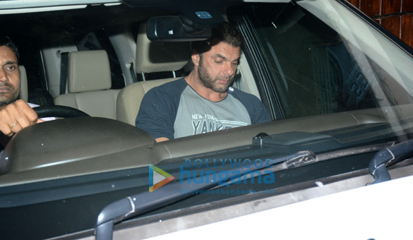 the khan family celebrate salim khans birthday at his home 2