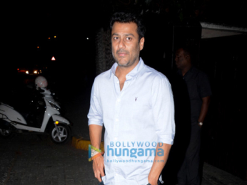 The Khan family celebrate Salim Khan's birthday at his home