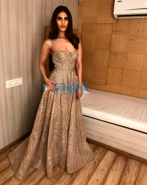 vaani kapoor snapped in a shane falguni creation styled by mohit rai 3
