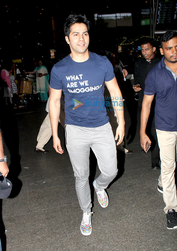 varun dhawan snapped at the airport 3 2