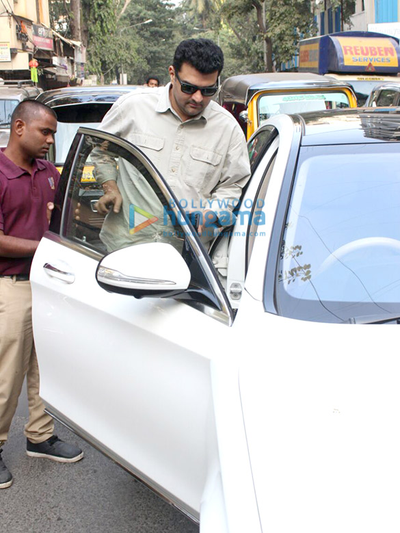 vidya balan siddharth roy kapur spotted at indigo 4
