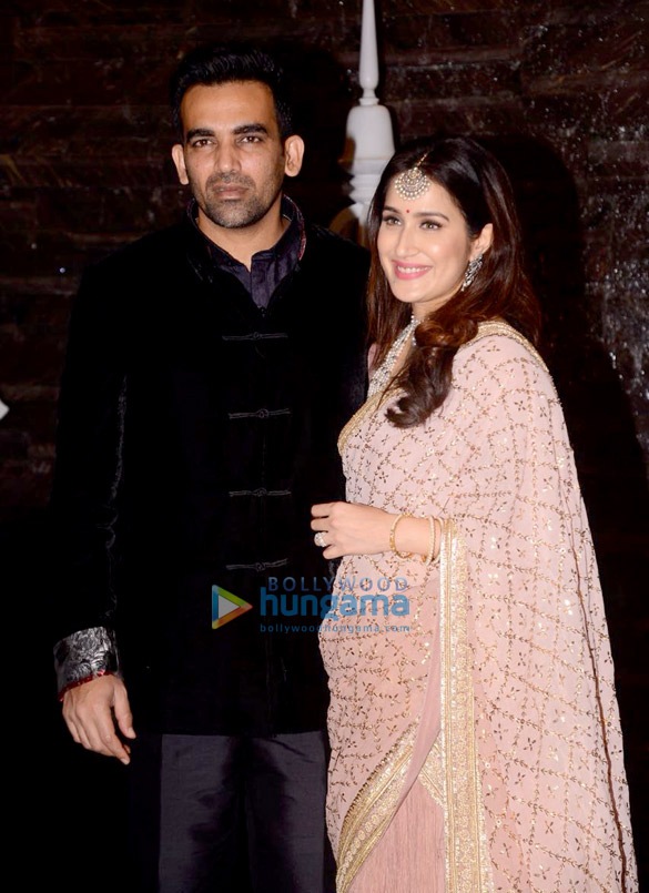 zaheer khan and sagarika ghatges wedding bash 4
