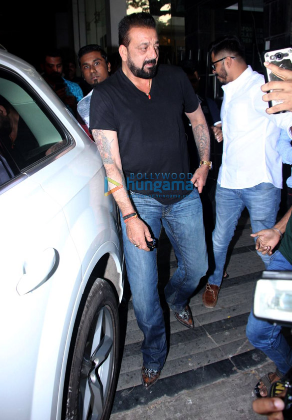 sanjay dutt spotted at ashutosh govarikar office done 3