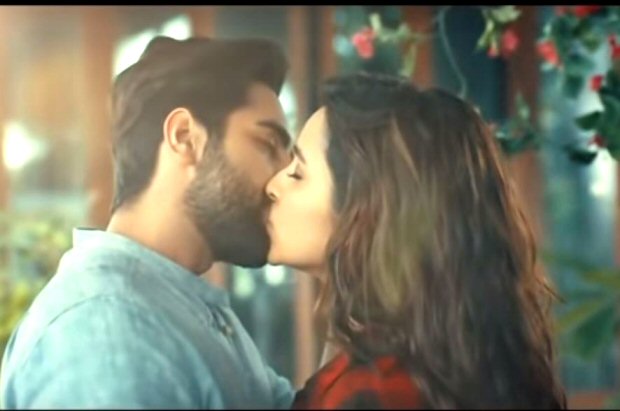 #2017Recap 13 Kiss scenes of 2017 that one would remember (3)