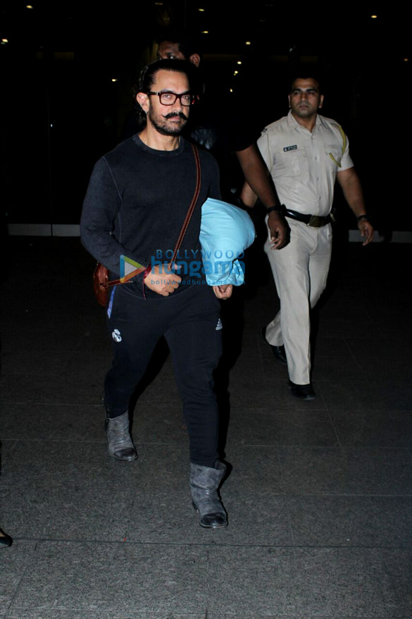 aamir khan arrived back from bangkok 2