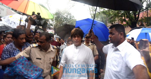 abhishek bachchan salim khan ranbir kapoor and others attend the funeral of the late shashi kapoor 5 2
