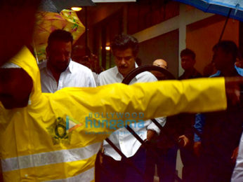 Abhishek Bachchan, Salim Khan, Ranbir Kapoor and others attend the funeral of the late Shashi Kapoor
