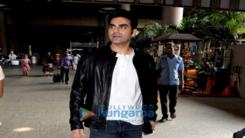 Ajay Devgn, Arbaaz Khan and Sharman Joshi snapped at the airport