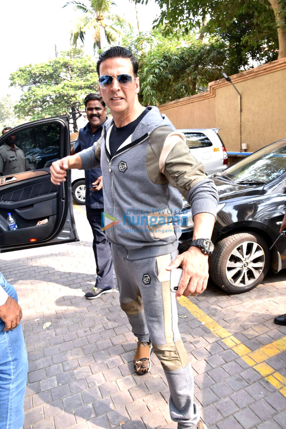 akshay varun ayushmann and rajkummar snapped on sets of rajeev masands show 1