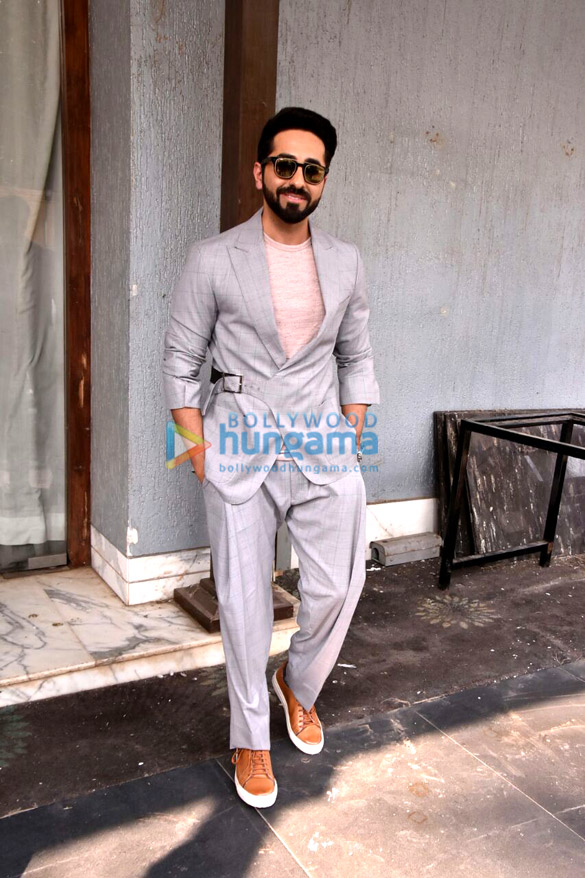 akshay varun ayushmann and rajkummar snapped on sets of rajeev masands show 2