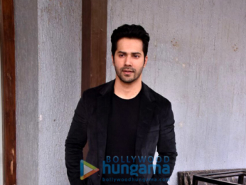 Akshay Kumar, Varun Dhawan, Ayushmann Khurranna and Rajkummar Rao snapped on sets of Rajeev Masand's show