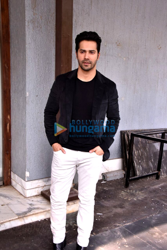 akshay varun ayushmann and rajkummar snapped on sets of rajeev masands show 7
