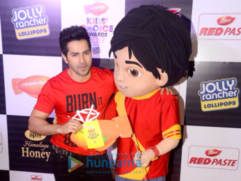 Alia Bhatt, Varun Dhawan, Ranveer Singh and Kriti Sanon grace Nickelodeon Kids Choice Awards 2017