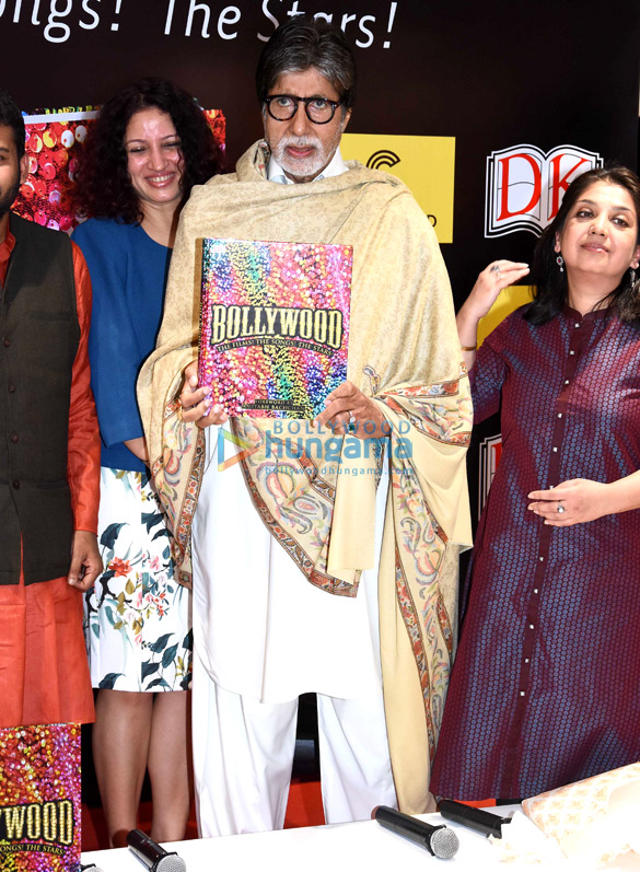 amitabh bachchan graces the launch of the book bollywood 4