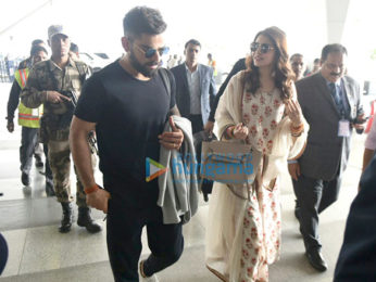 Anushka Sharma and Virat Kohli spotted at Delhi airport