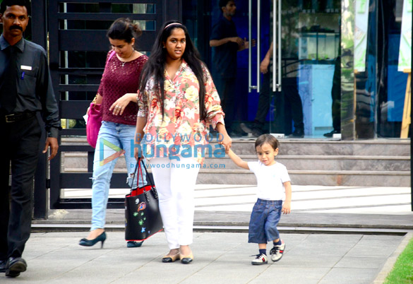 arpita khan snapped with baby ahil at bkc 1
