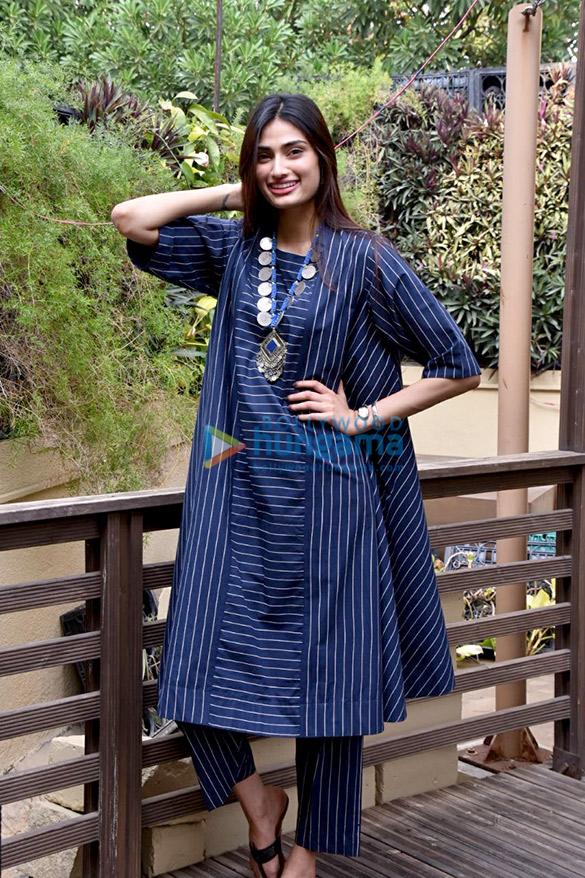 Athiya Shetty spotted at Suniel and Mana Shetty’s store R House Athiya Shetty spotted at Suniel and Mana Shetty’s store R House