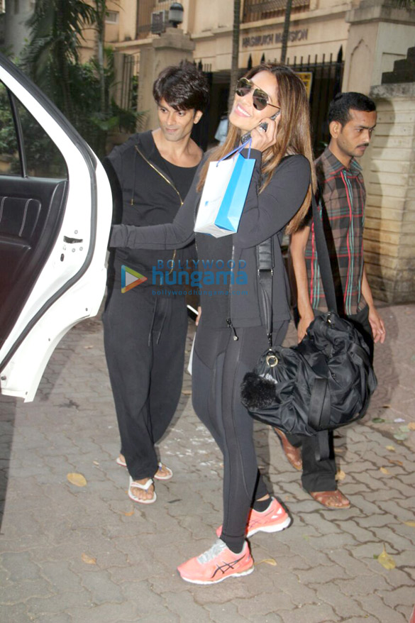 bipasha basu and karan singh grover snapped in khar 4
