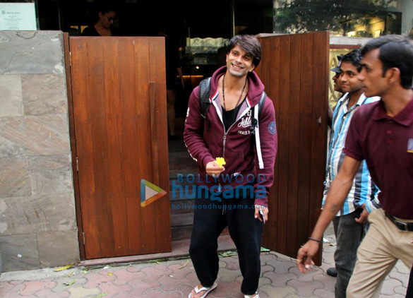 Bipasha Basu and Karan Singh Grover spotted at Indigo Bipasha Basu and Karan Singh Grover spotted at Indigo